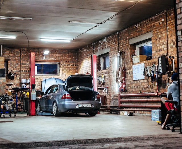 Can I Grill In The Garage? (5 Safety Tips)